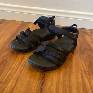 Teva Tirra sandals size 8